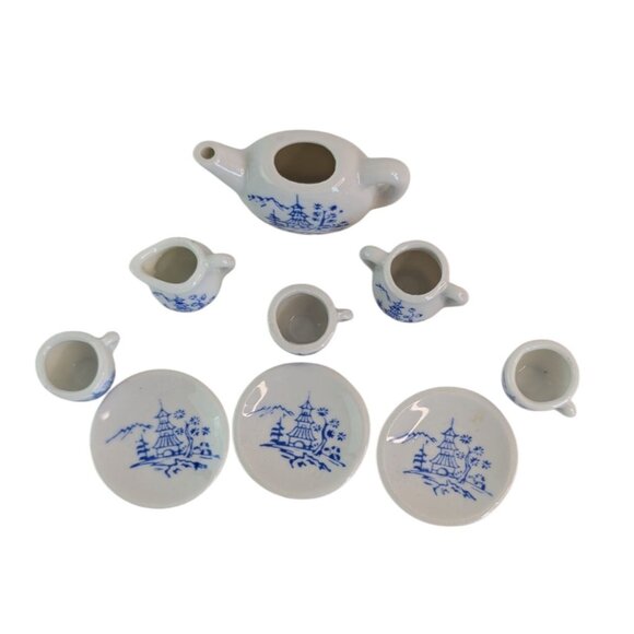 Vintage 1960s Japanese Porcelain Miniature Childs Tea Set 9 Pc Blue White Japan - Picture 3 of 9